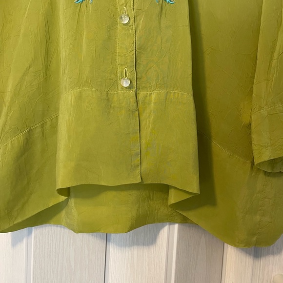 Johnny Was Green Embroidered Button Down Shirt. NWOT Retails for 195.00 - Picture 5 of 9